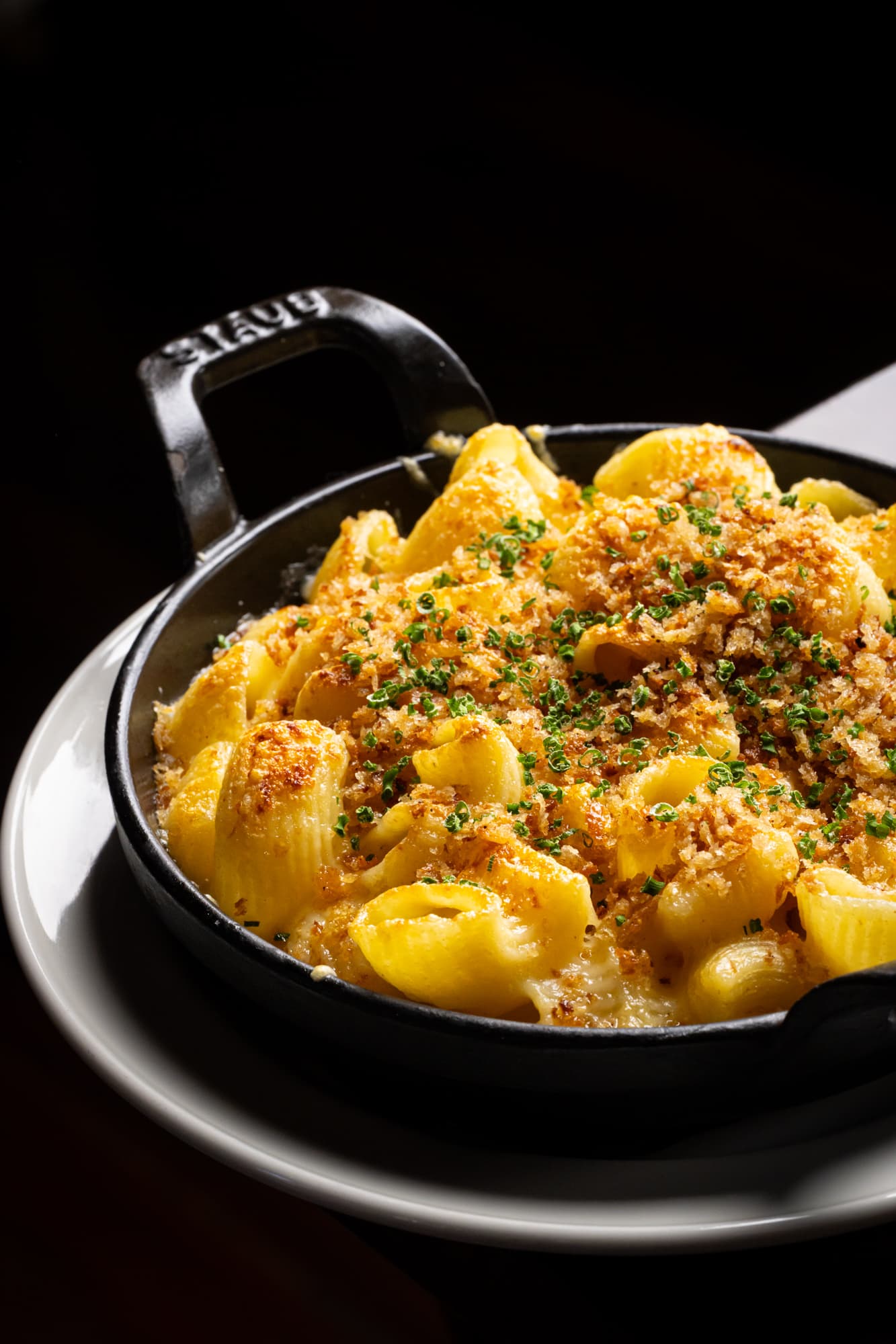 Mac and cheese in cast iron at The Berczy Tavern, Old Town Toronto