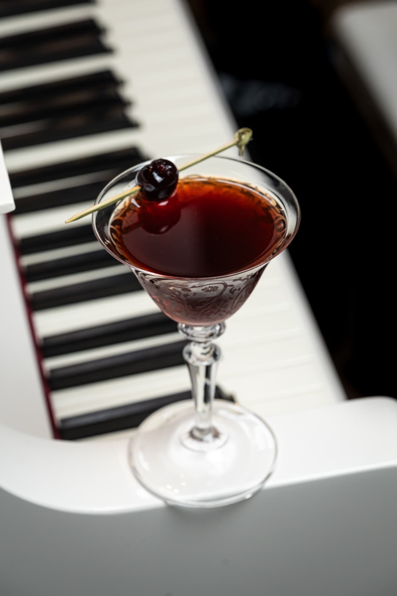 Cocktail with piano at The Berczy Tavern